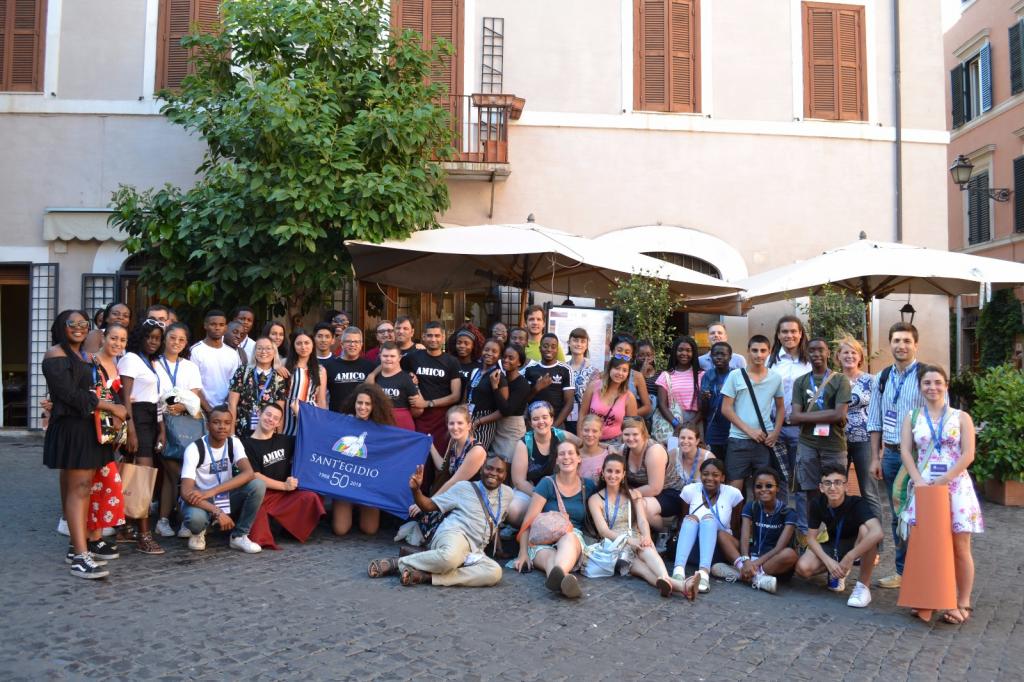 Ribuan orang muda berkumpul di Roma untuk 'Persahabatan Global dan Eropa tanpa dinding' - Saksikan VIDEO Pembukaan