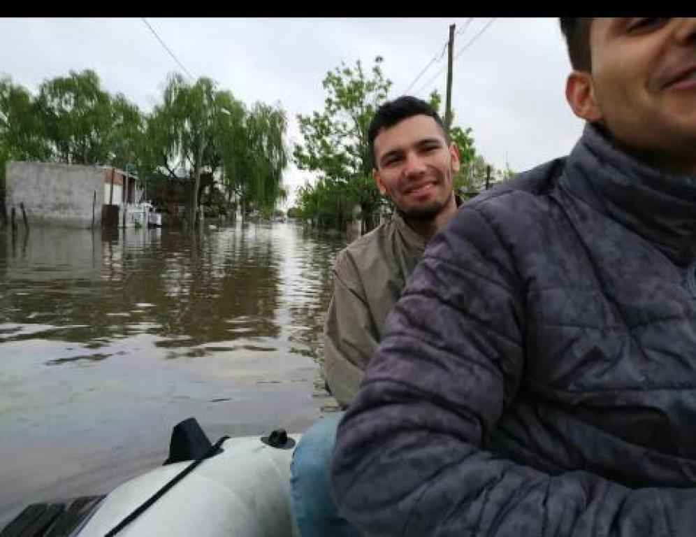 É emergência de inundação nos bairros da Grande Buenos Aires: trabalhamos para alcançar as casas isoladas pela água