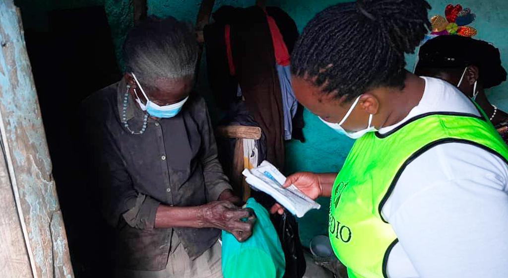 In Muyenga, a neighbourhood of Kampala in Uganda, Sant'Egidio has distributed aid to elderly pushed into poverty by the pandemic.