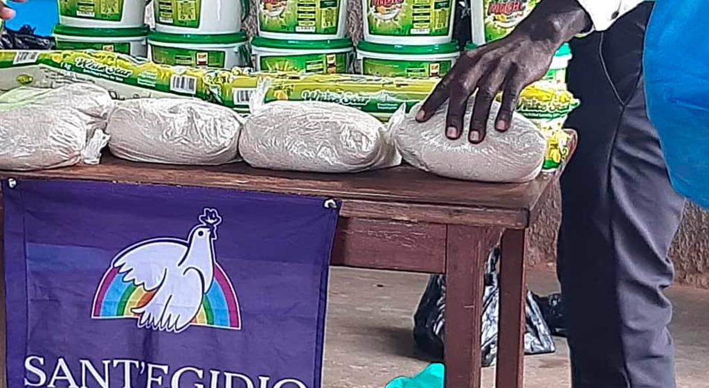 In Muyenga, a neighbourhood of Kampala in Uganda, Sant'Egidio has distributed aid to elderly pushed into poverty by the pandemic.