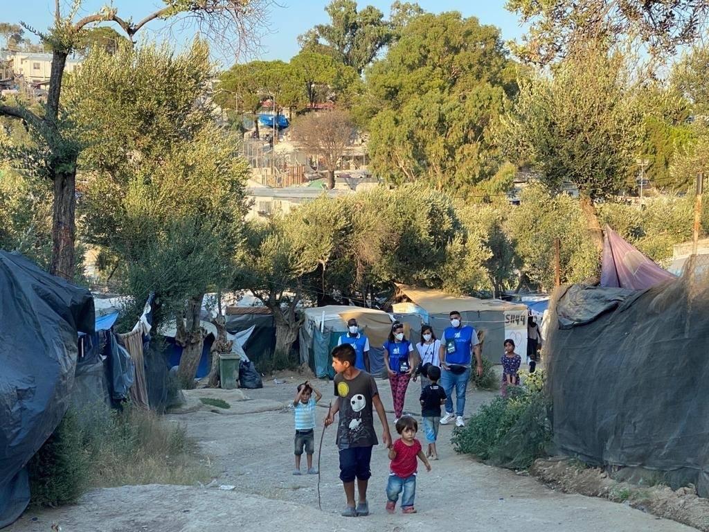 Verano de Sant'Egidio en Lesbos: escuela de la paz, cursos de inglés, restaurante solidario y una amistad que nunca acaba