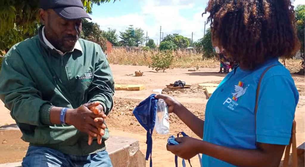 Lusaka, Zambia: Sant'Egidio fa prevenzione del contagio da coronavirus con anziani e malati psichici