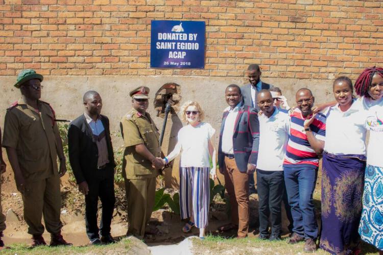 Sant'Egidio setzt den Einsatz fort, die Trinkwasserversorgung in Gefängnissen von Malawi zu verbessern