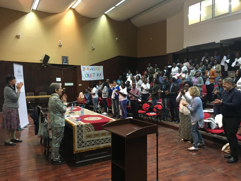 A visita de Cristina Marazzi às Comunidades de Moçambique por ocasião do 50º aniversário de Sant'Egidio
