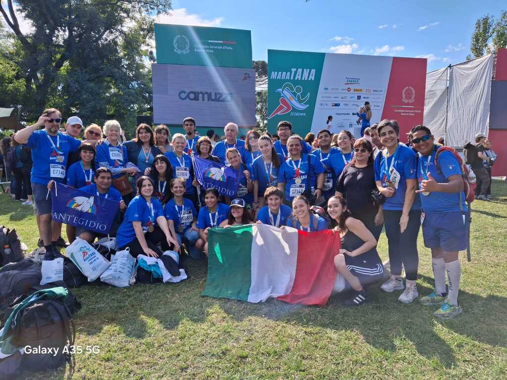 A Buenos Aires, la “Maratana” corre anche per la pace e per i più poveri