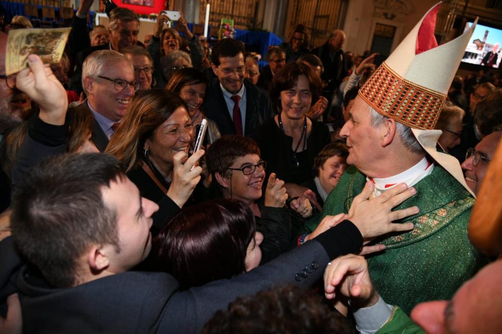 Trastevere umarmt den neuen Kardinal Matteo Zuppi: Aufruf zu einem Leben in Gemeinschaft und voll Mitleid zu leben