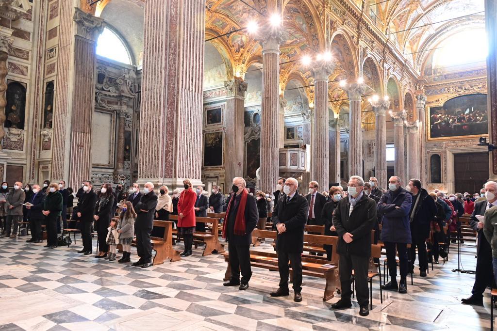 Meilleurs vœux à Maurizio Scala, ordonné prêtre à Gênes, entouré par la Communauté et par ses amis sans-abri