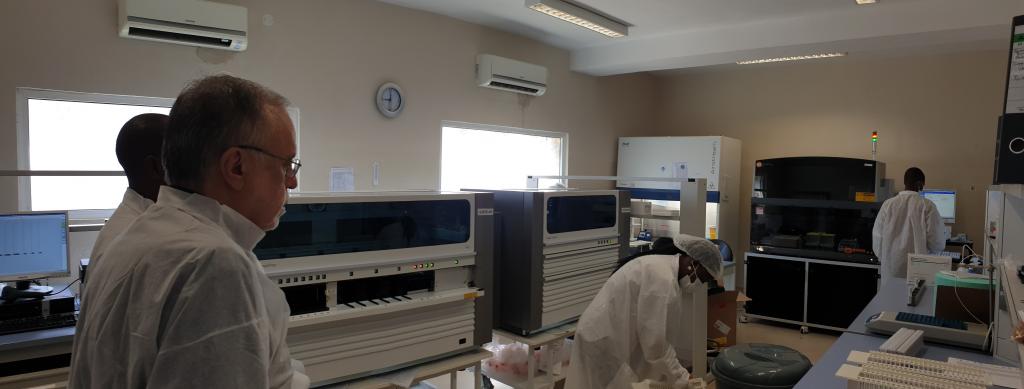 Andrea Riccardi mengunjungi pusat DREAM Sant'Egidio di Beira, sebuah pusat kesehatan mutakhir