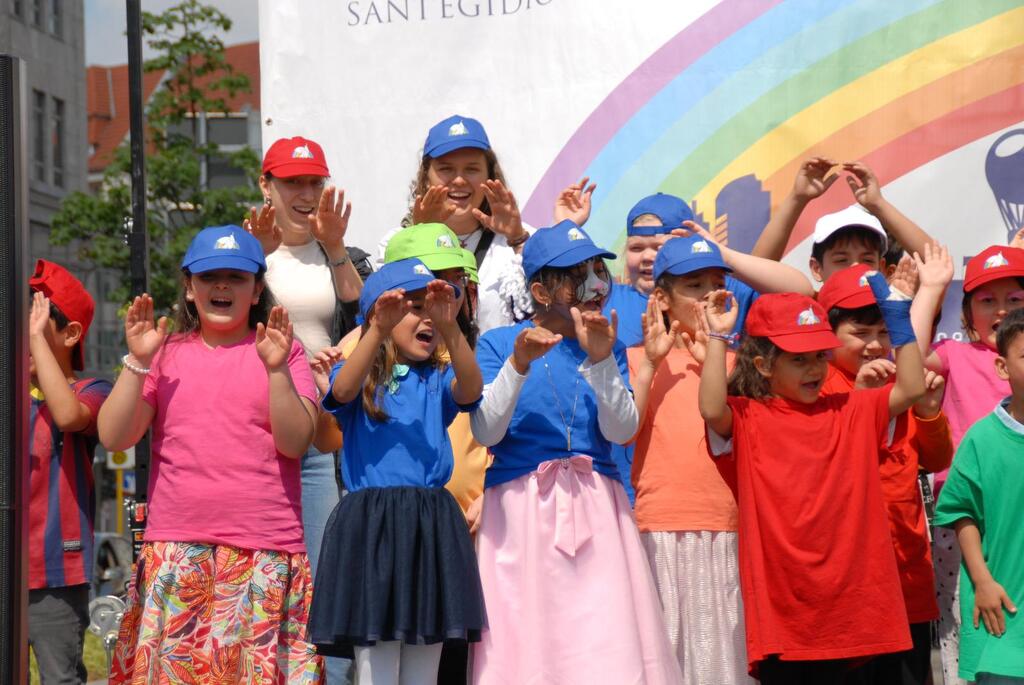 PLUS DE MURS - Festival des enfants des Ecoles de la paix de Sant'Egidio à Berlin : franchir les murs et construire la paix