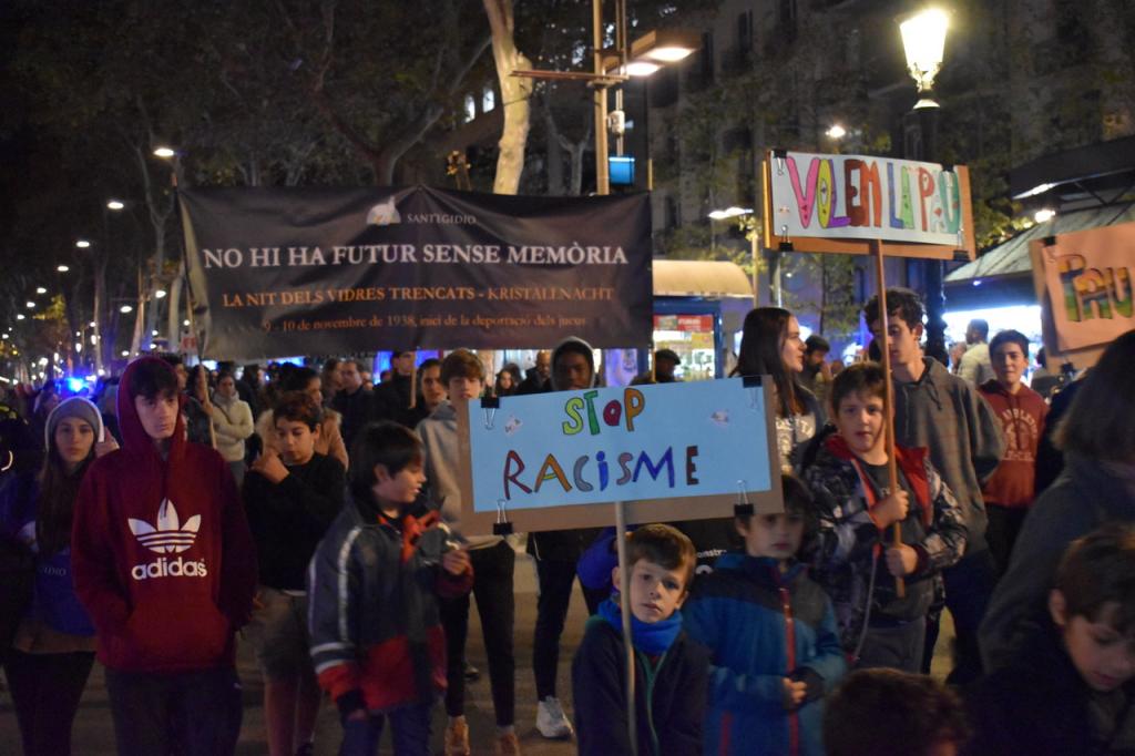 Recuerdo de la Noche de los Cristales Rotos y de la Shoá: marcha silenciosa de Sant’Egidio en Barcelona