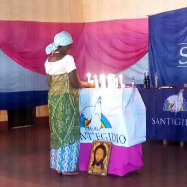Im Flüchtlingslager von Mtendeli in Tansania wird für einen Frieden ohne Grenzen gebetet