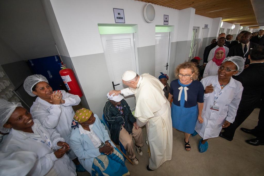 Paus Franciscus bij het DREAM centrum van Sant'Egidio in Mozambique: «Hier wordt de parabel van de Goede Samaritaan in de praktijk gebracht»