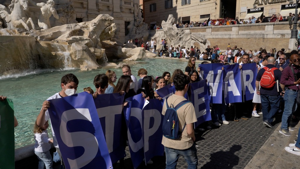 Sant'Egidio, Peace Mob a Fontana di Trevi. Giovani italiani e migranti manifestano per la pace
