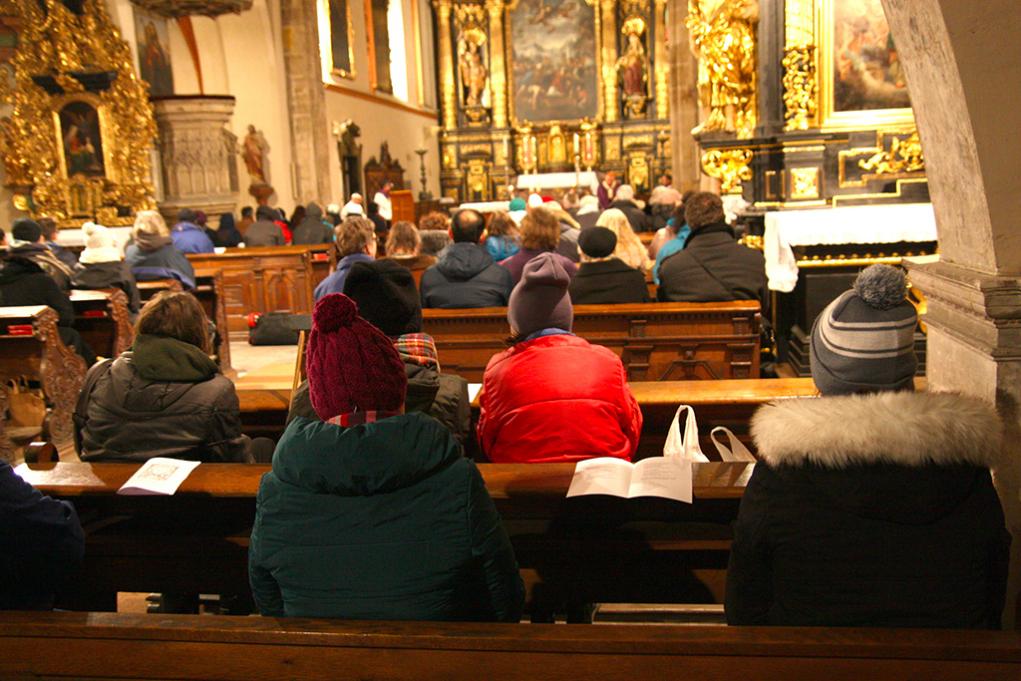 Liturgia in memoria di chi è morto per la strada nella Repubblica Ceca, con il cardinal Duka, arcivescovo di Praga