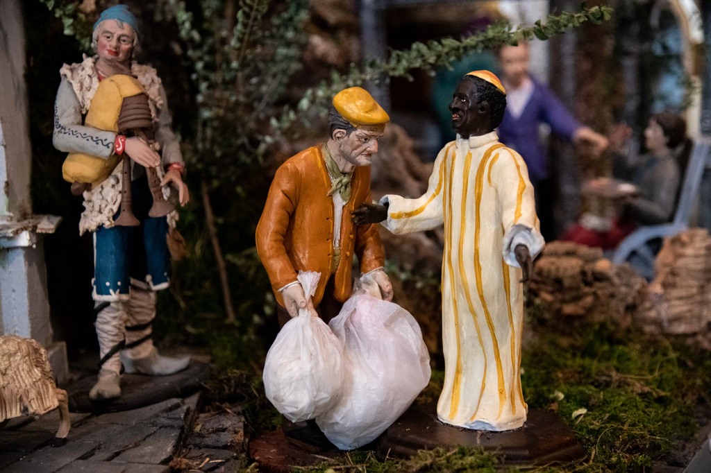 Online-Besuch der Krippe von Sant'Egidio in Rom. Bei Jesus, der geboren wird, versammeln sich die Armen von heute, ihre Freunde, Künstler mit Behinderung, Menschen verschiedener Religionen. Es ist #Weihnachtenfueralle