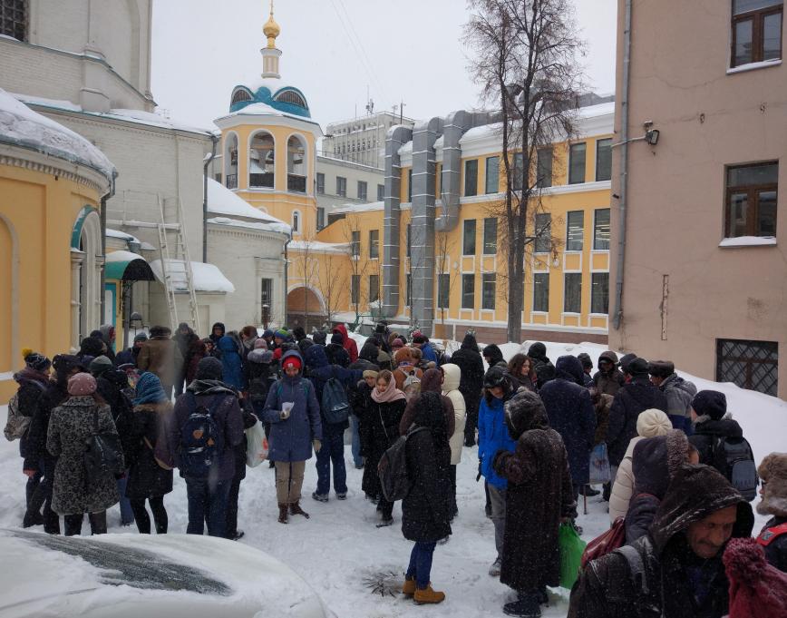 Oración en recuerdo de las personas sin hogar que han muerto en la calle en Moscú