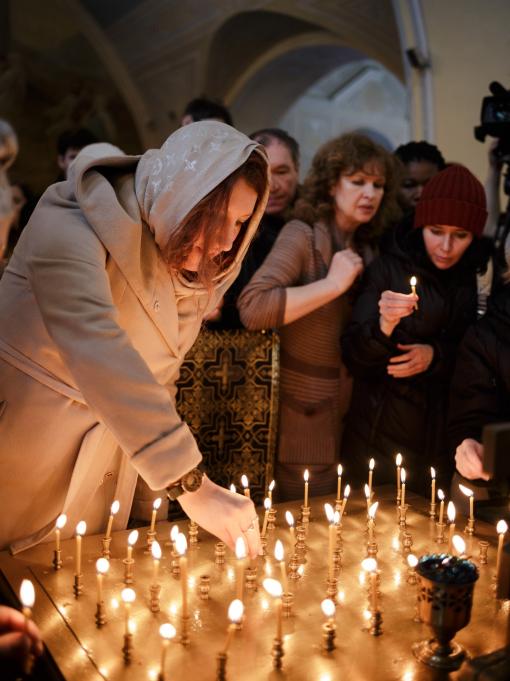 Oración en recuerdo de las personas sin hogar que han muerto en la calle en Moscú