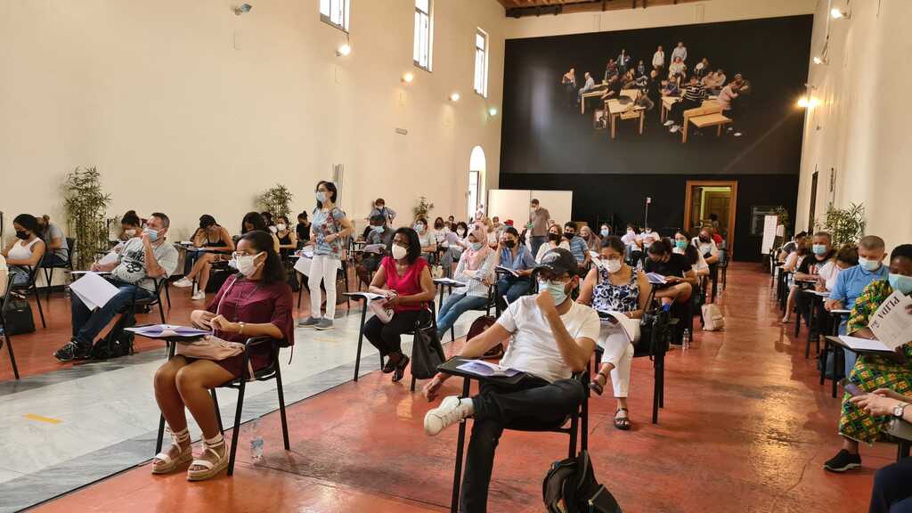 Giorni di esame per i migranti che studiano la lingua e la cultura italiane nelle scuole di Sant'Egidio. A tutti loro i nostri auguri di 