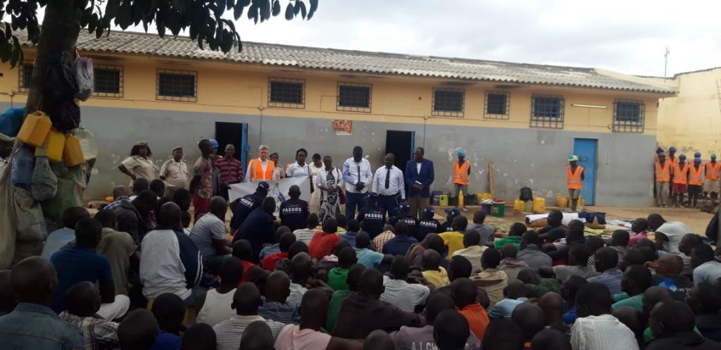 Humaniser les prisons au Mozambique : pose de la première pierre de l'infirmerie dans la prison de Tete