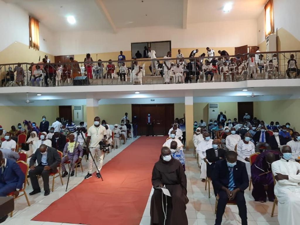 Lo “spirito di Assisi” in Africa: ad Abidjan in un clima teso per le violenze preelettorali l'incontro 