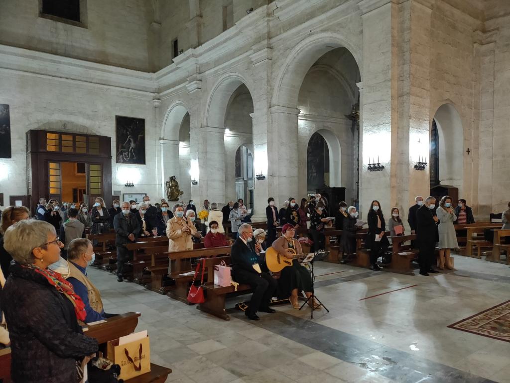 Preghiera per ricordare Ion, senzatetto amico della Comunità, con l'arcivescovo di Sassari