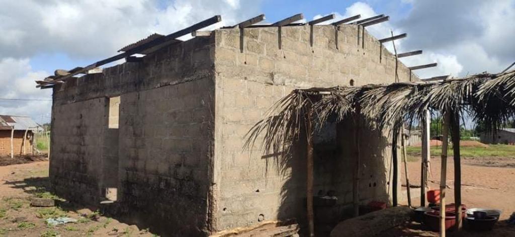 Dar uma casa aos idosos vulneráveis: um projecto inovador para a Costa do Marfim