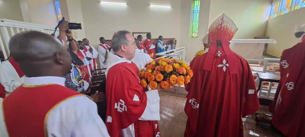 A Goma, migliaia di persone per la liturgia in memoria del beato Floribert, che ora riposa in una cappellina dedicata a lui nel Santuario del Santissimo Sacramento