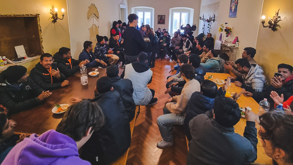 En Trieste los Jóvenes por la Paz acogen a los migrantes de la ruta balcánica