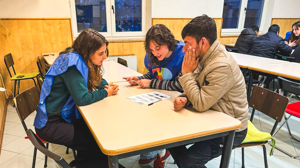 En Trieste los Jóvenes por la Paz acogen a los migrantes de la ruta balcánica