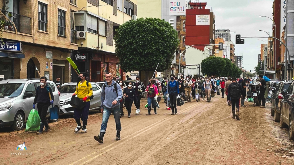 Las comunidades de Sant’Egidio españolas, entre los “ángeles del fango” en Valencia