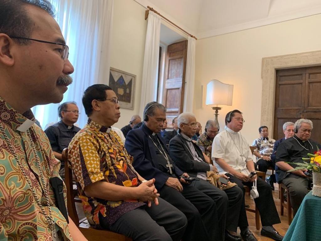 Freundschaft und Brüderlichkeit: Begegnung mit indonesischen Bischöfen in Sant'Egidio