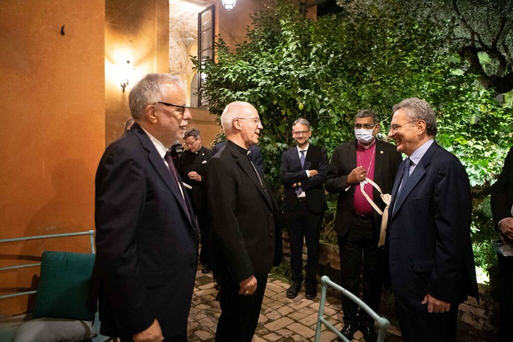Justin Welby,der Erzbischof von Canterbury und Primas der angelikanischen Kirche, besucht der Impfzentrum von Sant'Egidio in Rom