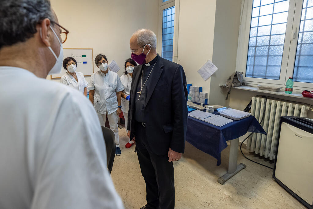 Justin Welby,der Erzbischof von Canterbury und Primas der angelikanischen Kirche, besucht der Impfzentrum von Sant'Egidio in Rom