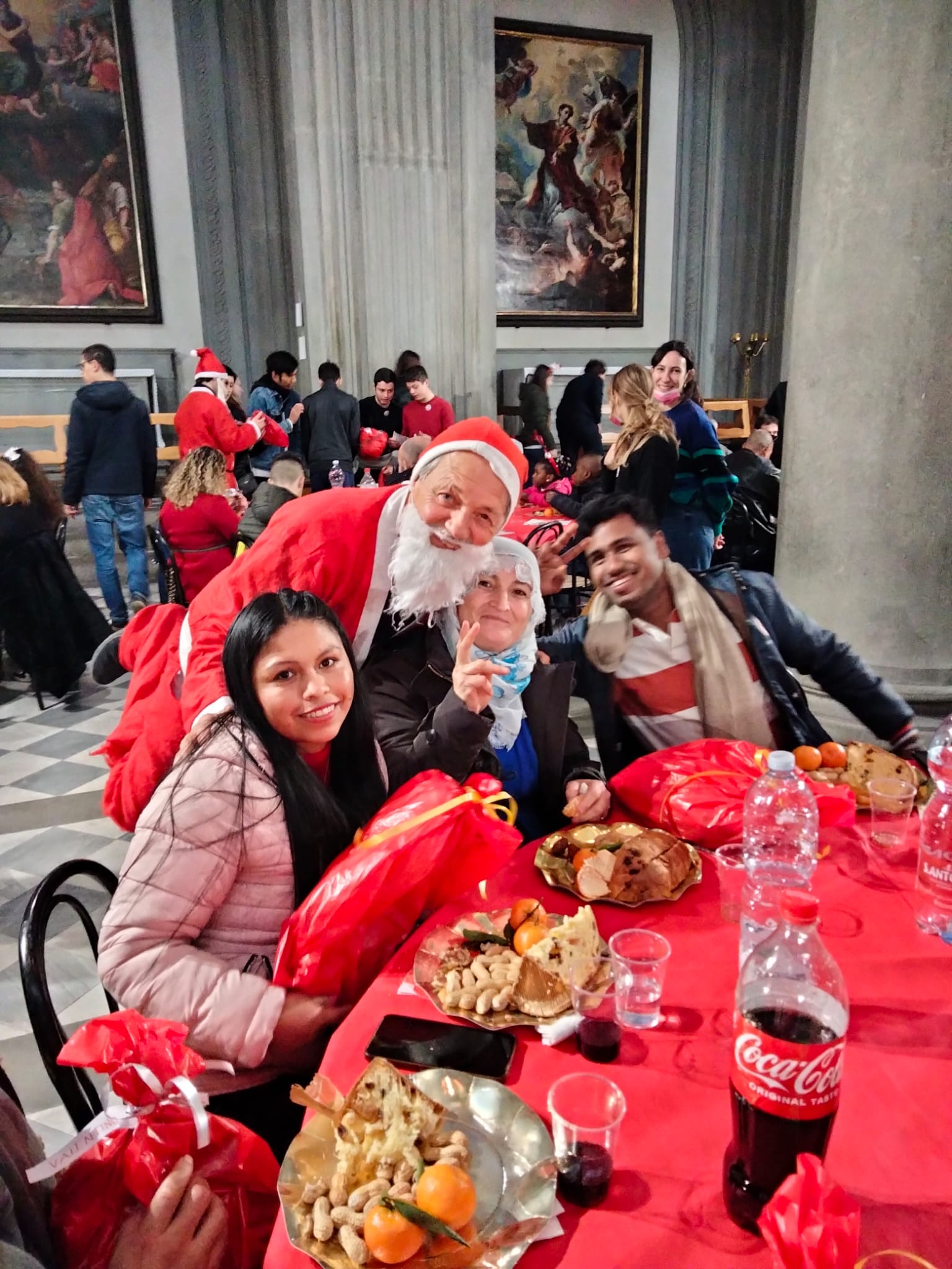 Al pranzo di Natale in basilica tra i volontari e gli ospiti, ognuno è chiamato per nome