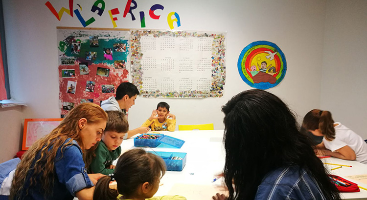 Scuola della pace: dove l'educazione diventa futuro A Cagliari, un laboratorio di integrazione e solidarietà