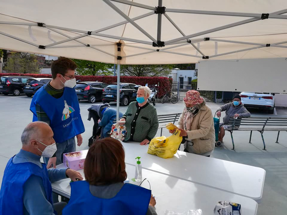 Alimentos para todos: comedores, repartos y compras solidarias durante la emergencia alimentaria