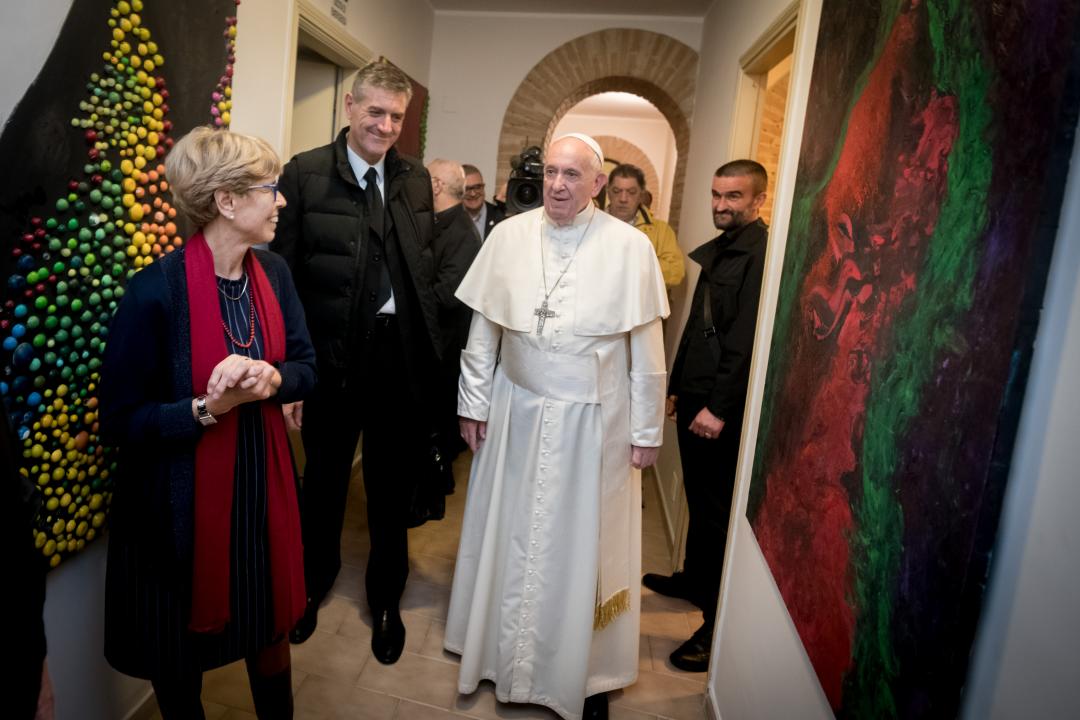 La bella casa per i senza dimora inaugurata da Papa Francesco: Palazzo Migliori, vicino al Colonnato di San Pietro