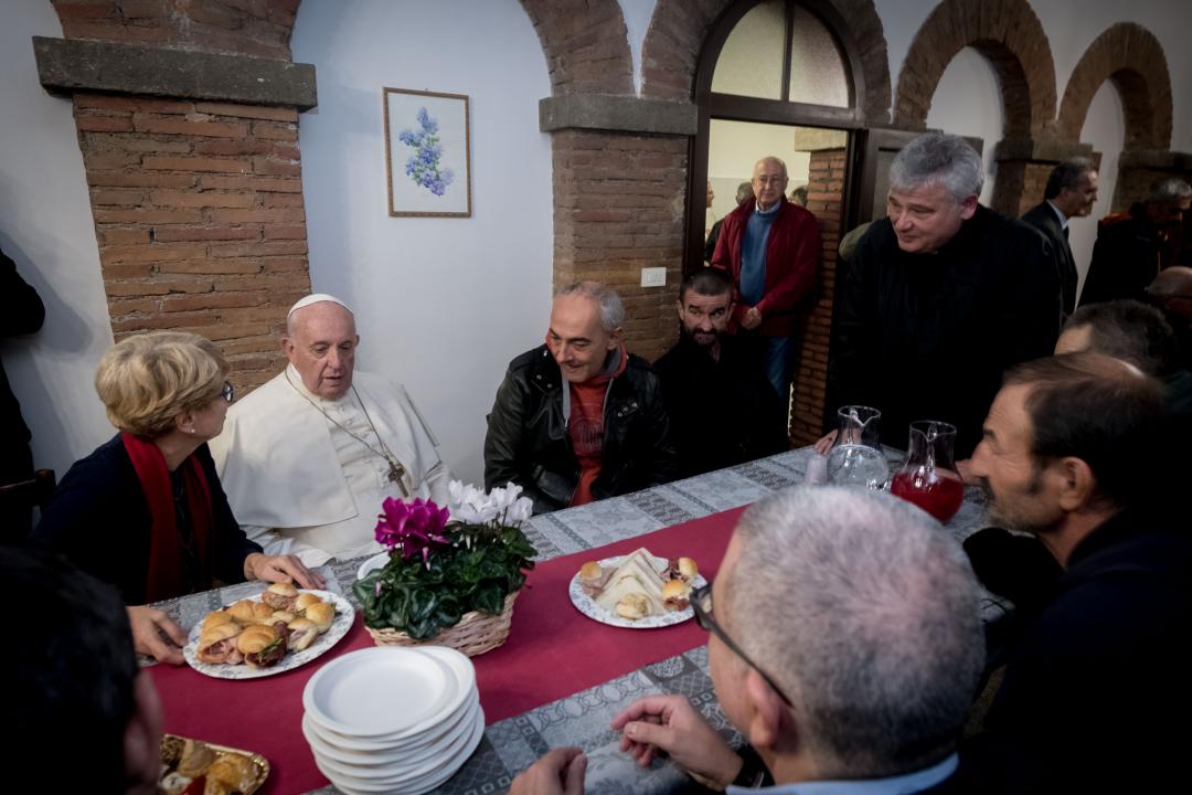 La bella casa per i senza dimora inaugurata da Papa Francesco: Palazzo Migliori, vicino al Colonnato di San Pietro