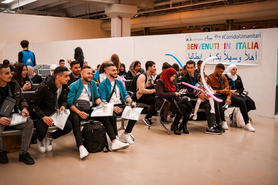 L'arrivo dei corridoi umanitari dal Libano. Quasi 100 persone in fuga dalla guerra accolte in Italia e in Francia. Tra loro tanti i bambini finalmente in salvo