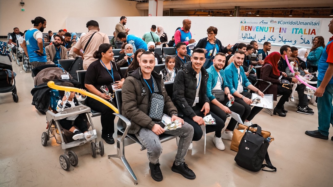 L'arrivo dei corridoi umanitari dal Libano. Quasi 100 persone in fuga dalla guerra accolte in Italia e in Francia. Tra loro tanti i bambini finalmente in salvo