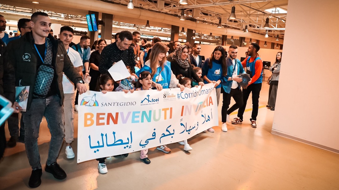 L'arrivo dei corridoi umanitari dal Libano. Quasi 100 persone in fuga dalla guerra accolte in Italia e in Francia. Tra loro tanti i bambini finalmente in salvo