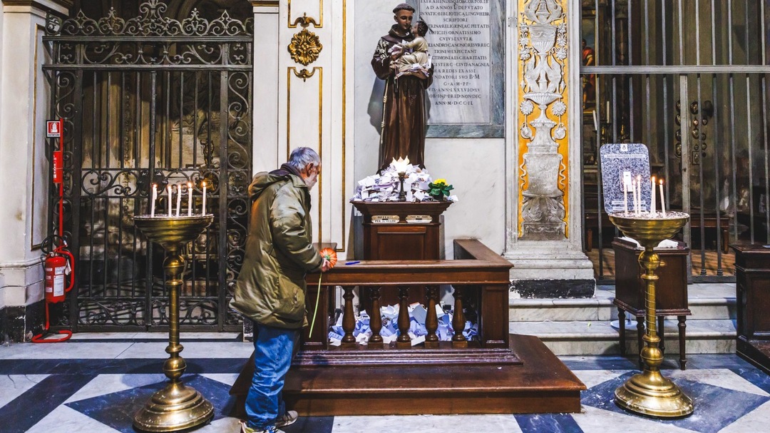 In memoria di Modesta Valenti: a Trastevere una liturgia per non dimenticare chi vive per strada